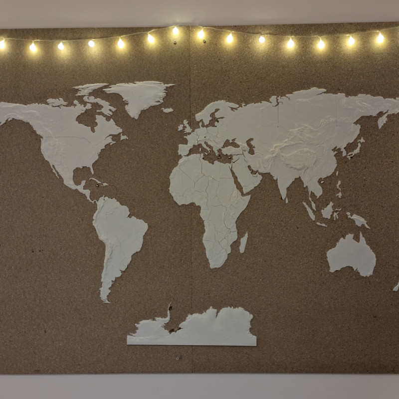 Mini 3D Topoğrafya Dünya Haritası - Renkli Yükselti Konturlu Eğitim Modeli