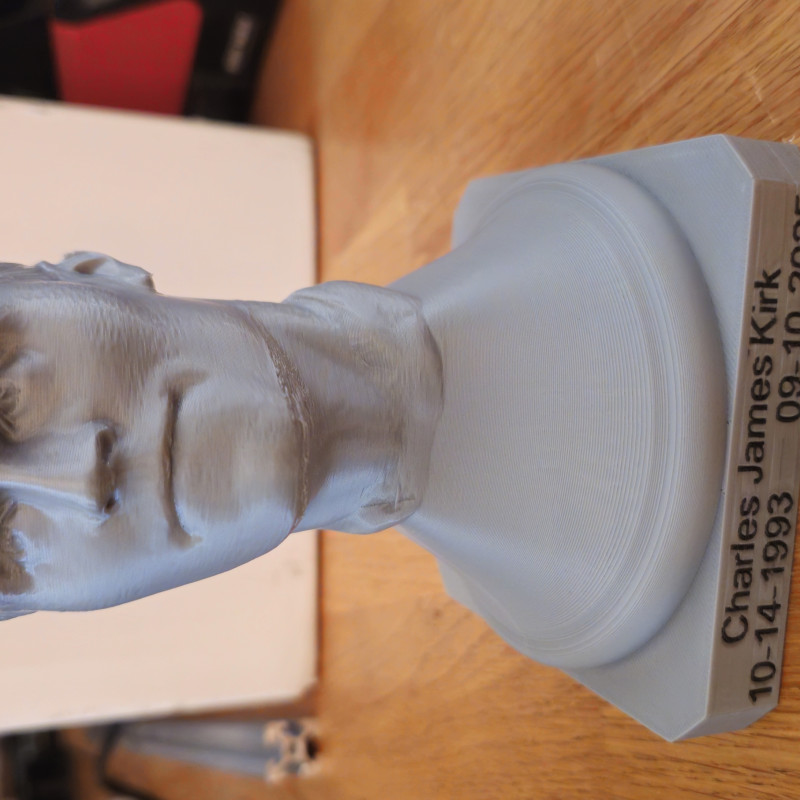 Charlie Kirk Anıt Büstü - 3D Baskı Heykel