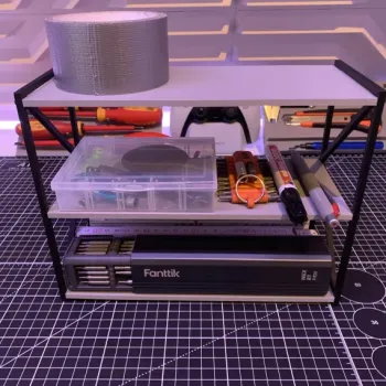 Minimalist Endüstriyel Masa Rafı - 3D Baskılı Ofis Organizasyon