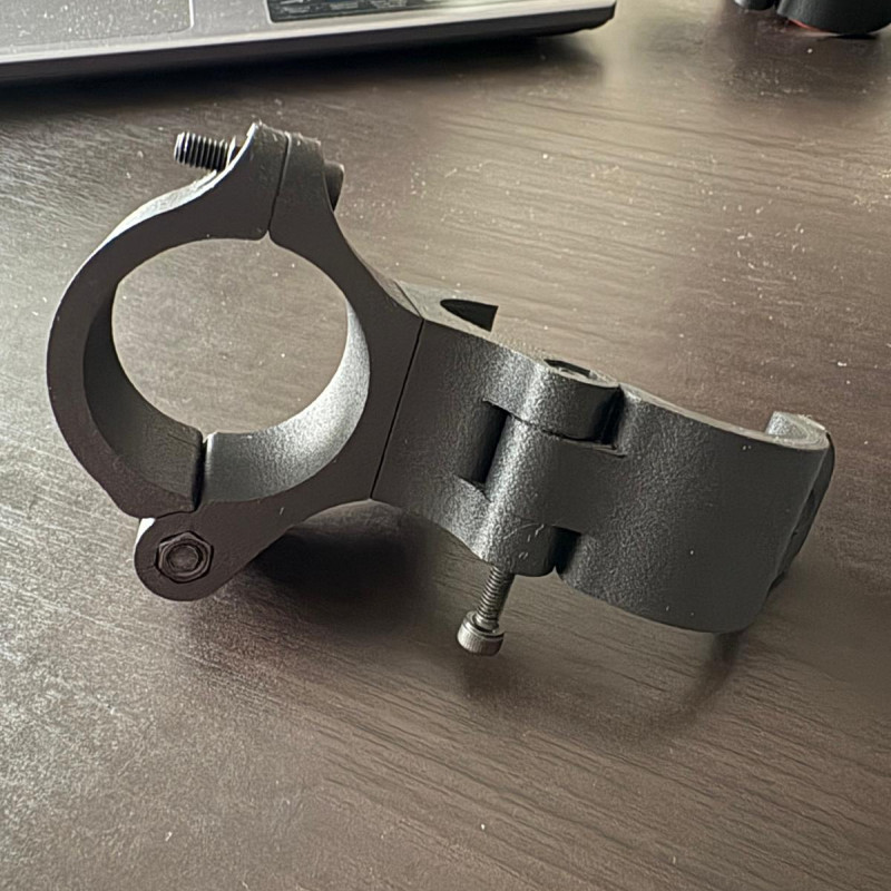 FlashMount Bisiklet Feneri Tutucu - Dayanıklı 3D Baskı Aksesuar