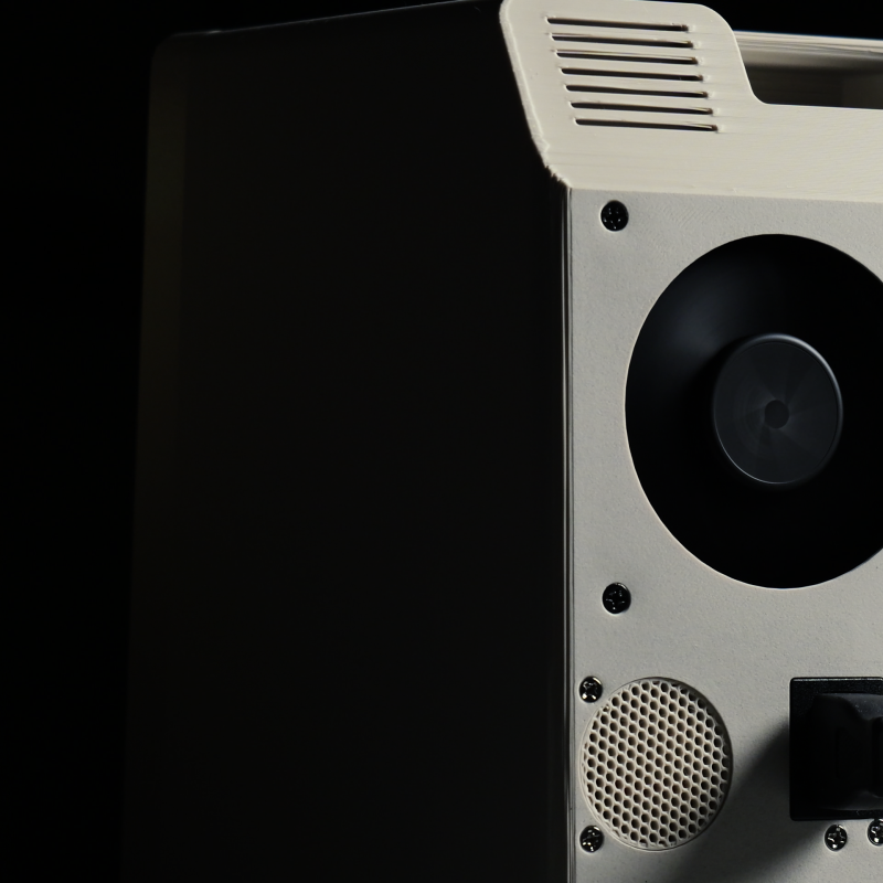 Macintosh Tarzı 11 Baylık NAS Kasa - 3D Baskılı Depolama Çözümü