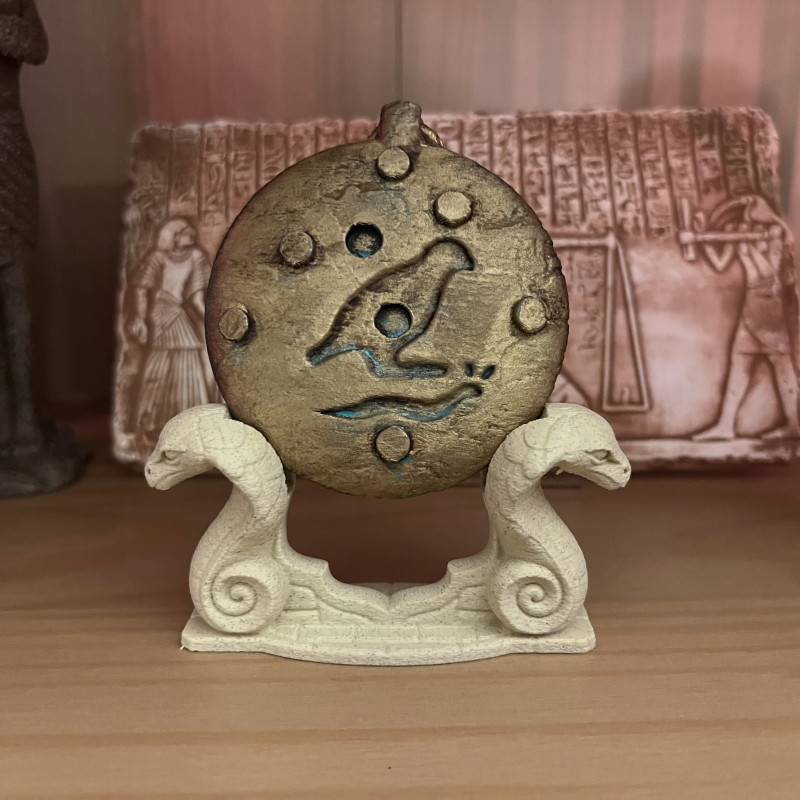 Indiana Jones Maraglyf Dekoder Madalyon Standı - 3D Baskı Koleksiyon Sergileme