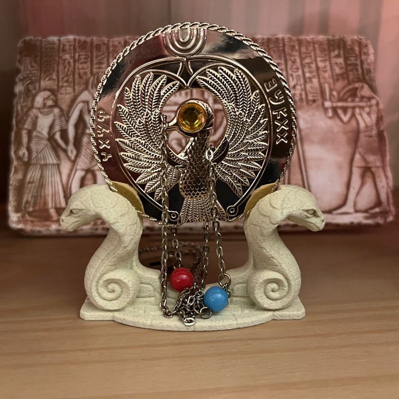 Indiana Jones Maraglyf Dekoder Madalyon Standı - 3D Baskı Koleksiyon Sergileme