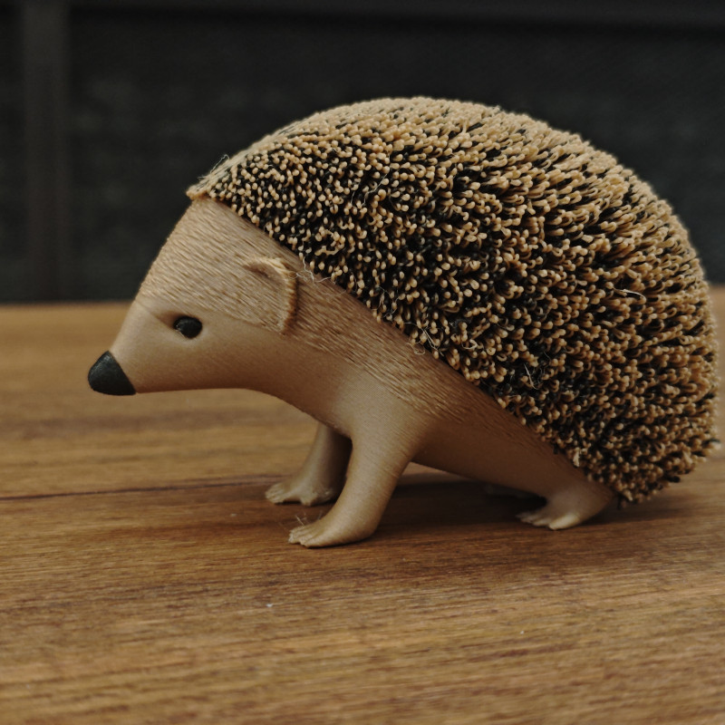 Şans Getiren Kirpi 3D Baskı Mini Figür - Siyah PLA ve Ceviz Ağacı PLA