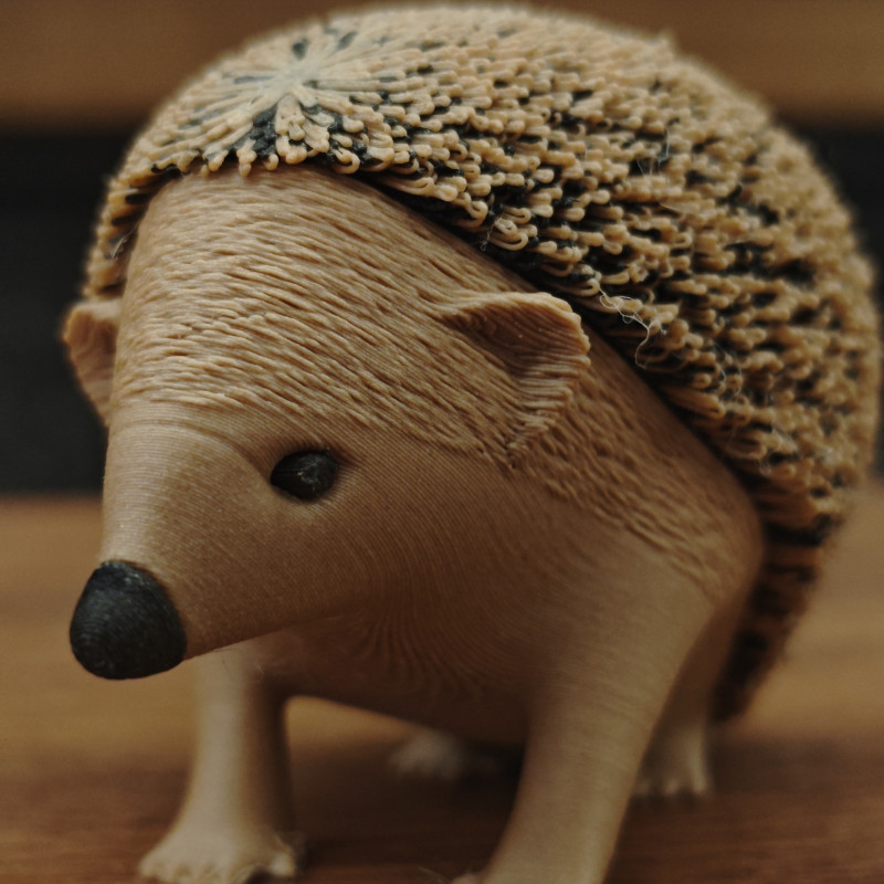 Şans Getiren Kirpi 3D Baskı Mini Figür - Siyah PLA ve Ceviz Ağacı PLA