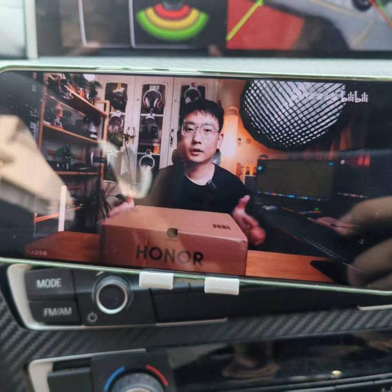 Otomatik Açılır Araç Telefon Tutucu - 3D Baskı Dayanıklı