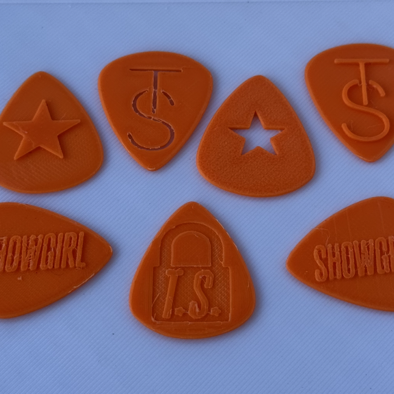 Taylor Swift Showgirl Gitar Penası - Özel 3D Baskı Koleksiyon