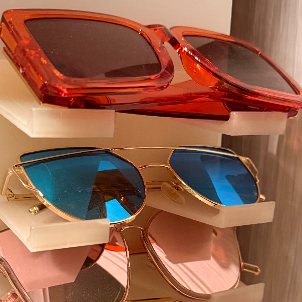 Gözlük Duvar Askısı - Pratik ve Şık Depolama Çözümü Gözlük Duvar Askısı - Pratik ve Şık Depolama Çözümü