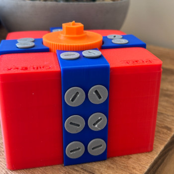 Şaka Kutusu: 32 Vidalı Zorlu Hediye Kutusu - 3D Baskı