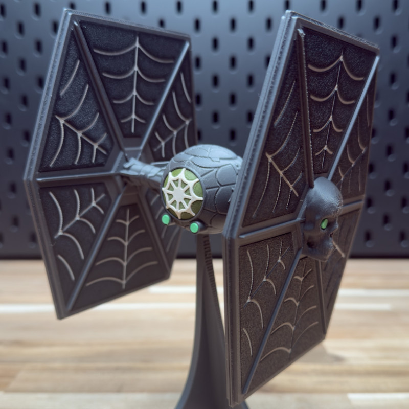 3D Baskı Kravatlı Örümcek Oyuncak - Desteksiz, Yapıştırıcısız