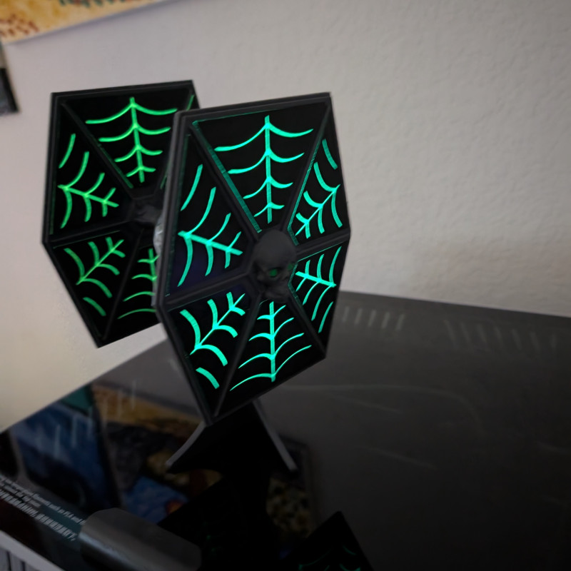 3D Baskı Kravatlı Örümcek Oyuncak - Desteksiz, Yapıştırıcısız