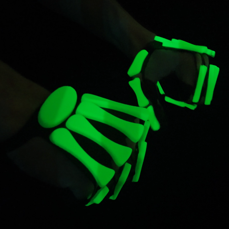 Parlayan İskelet Eldiveni - 3D Baskılı Cosplay Aksesuarı Parlayan İskelet Eldiveni - 3D Baskılı Cosplay Aksesuarı