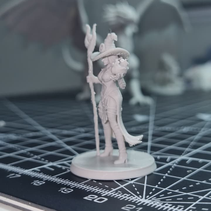 Karanlık Büyücü Kadın D&D 40mm 3D Baskı Mini Figür - Fantazi Rol Yapma Oyunu