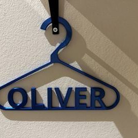 Kişiselleştirilmiş Bebek Giysi Askısı - 3D Baskılı Özel İsimli