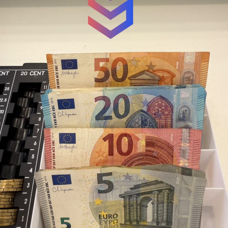 Euro Banknot Organizatör Kutusu - 3D Baskılı Masa Düzenleyici Euro Banknot Organizatör Kutusu - 3D Baskılı Masa Düzenleyici