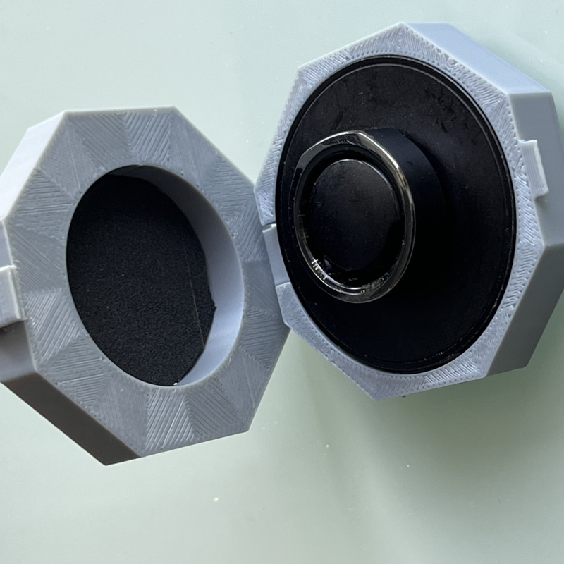 Oura Ring 3 Şarj Kutusu - 3D Baskılı Taşıma Kılıfı Oura Ring 3 Şarj Kutusu - 3D Baskılı Taşıma Kılıfı