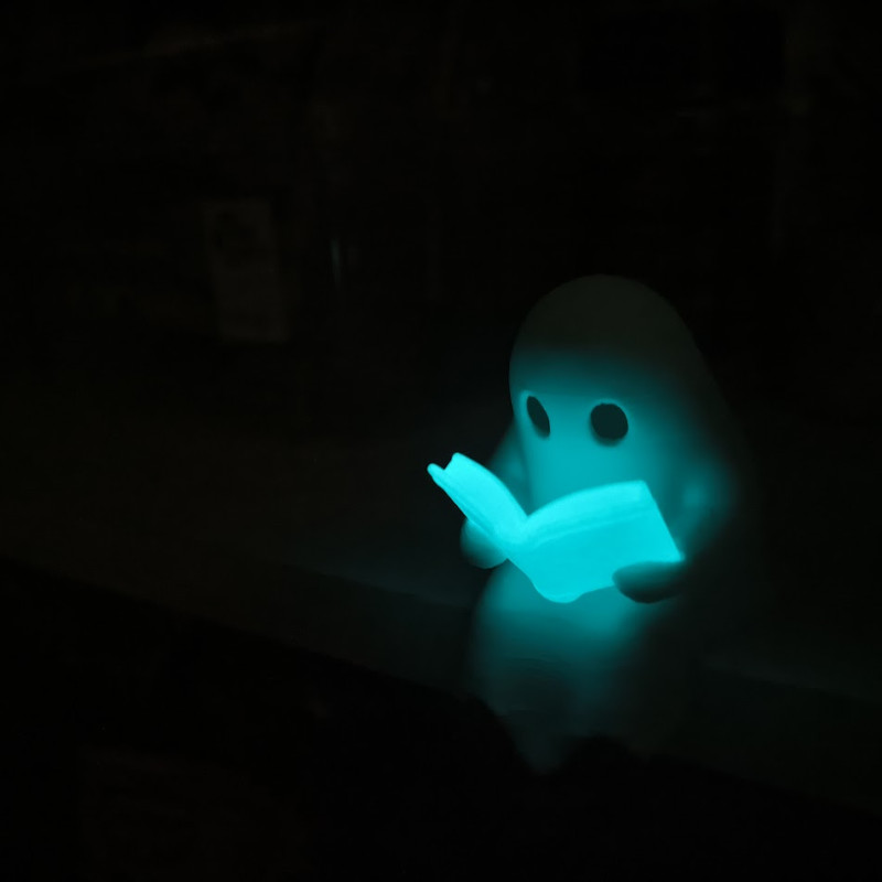 Hayalet Kitap Okuyucu 3D Baskı Dekor - Işıklı Halloween Aksesuarı