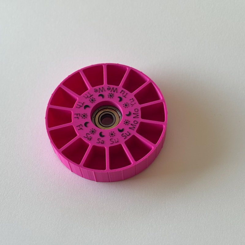 7 Günlük Manyetik İlaç Organizatörü - 14 Bölmeli 3D Baskı