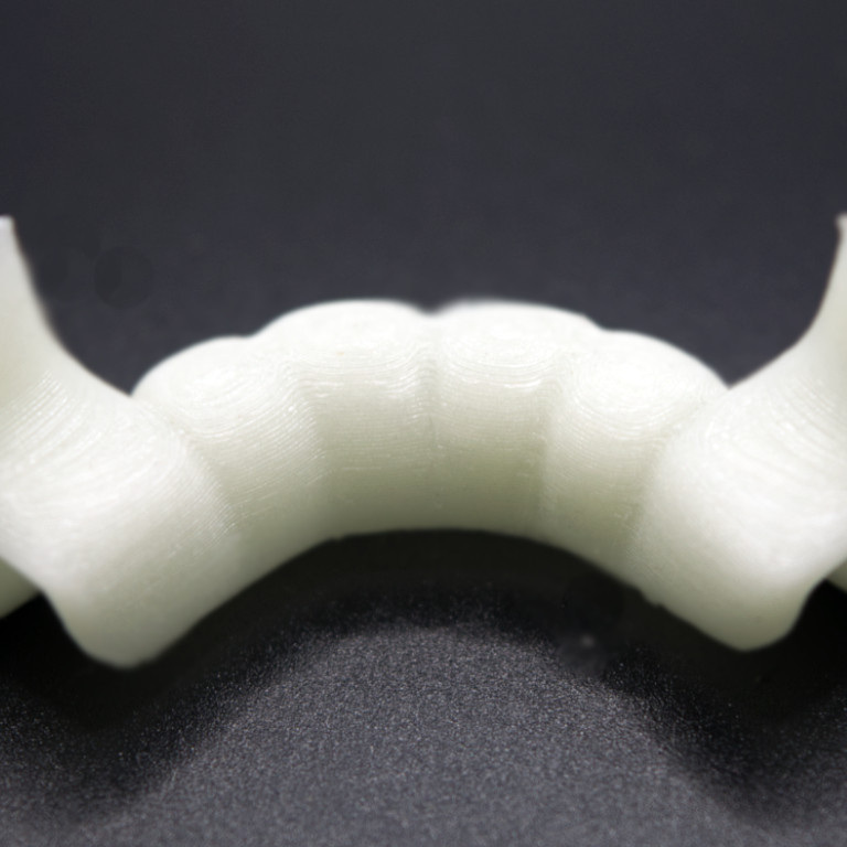 3D Baskı Parlayan Vampir Dişleri - Halloween Aksesuarı 3D Baskı Parlayan Vampir Dişleri - Halloween Aksesuarı