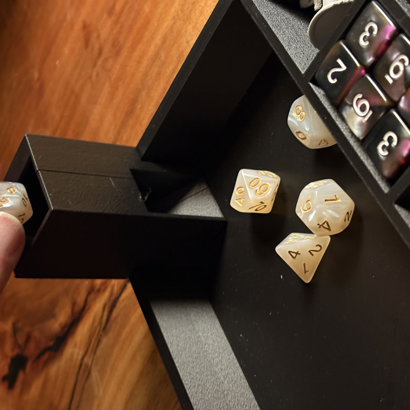 DND Oyuncu Seti Tepsisi - Katlanır Zar Kulesi | 3D Baskı DND Oyuncu Seti Tepsisi - Katlanır Zar Kulesi | 3D Baskı