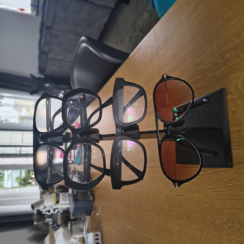 Yelken Tasarımlı 4lü Gözlük Standı - Şık Gözlük Tutucu