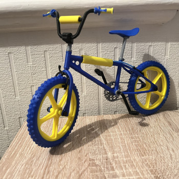 Raleigh Burner BMX 3D Modeli - Dönen Tekerlekli Oyuncak Raleigh Burner BMX 3D Modeli - Dönen Tekerlekli Oyuncak