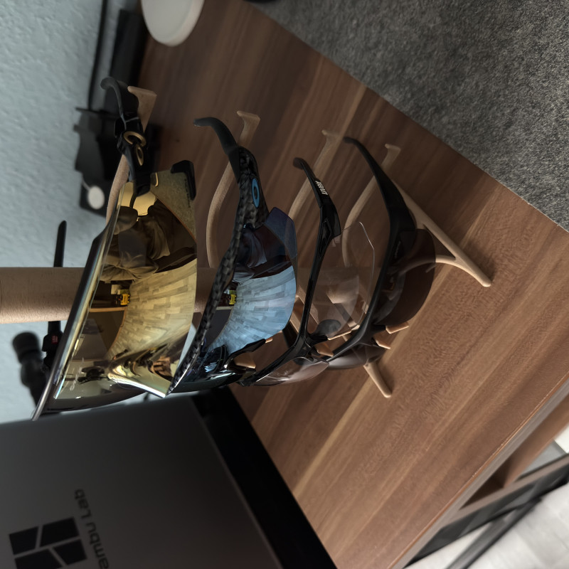 Modüler Güneş Gözlüğü Standı - Ahşap PLA 3D Baskı