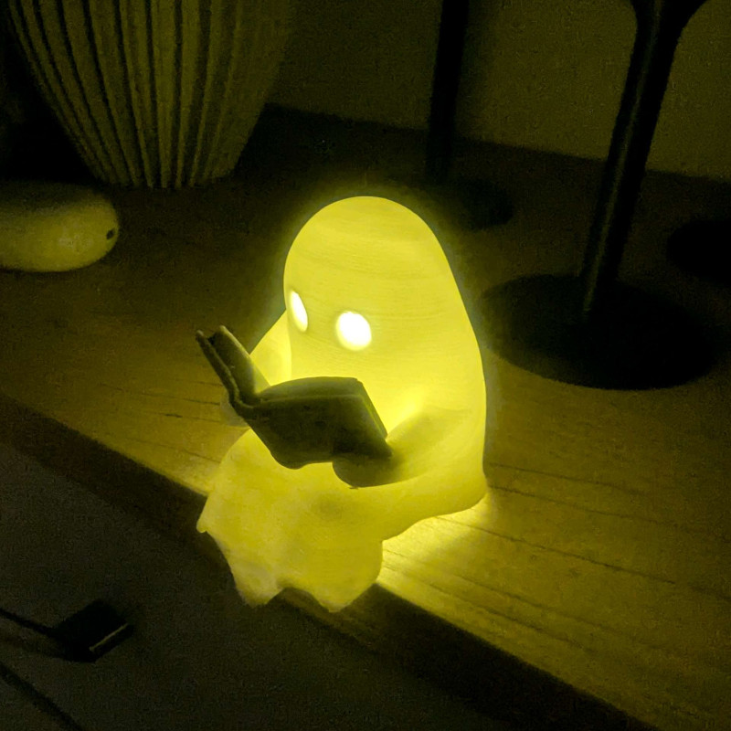 Hayalet Kitap Okuyucu 3D Baskı Dekor - Işıklı Halloween Aksesuarı
