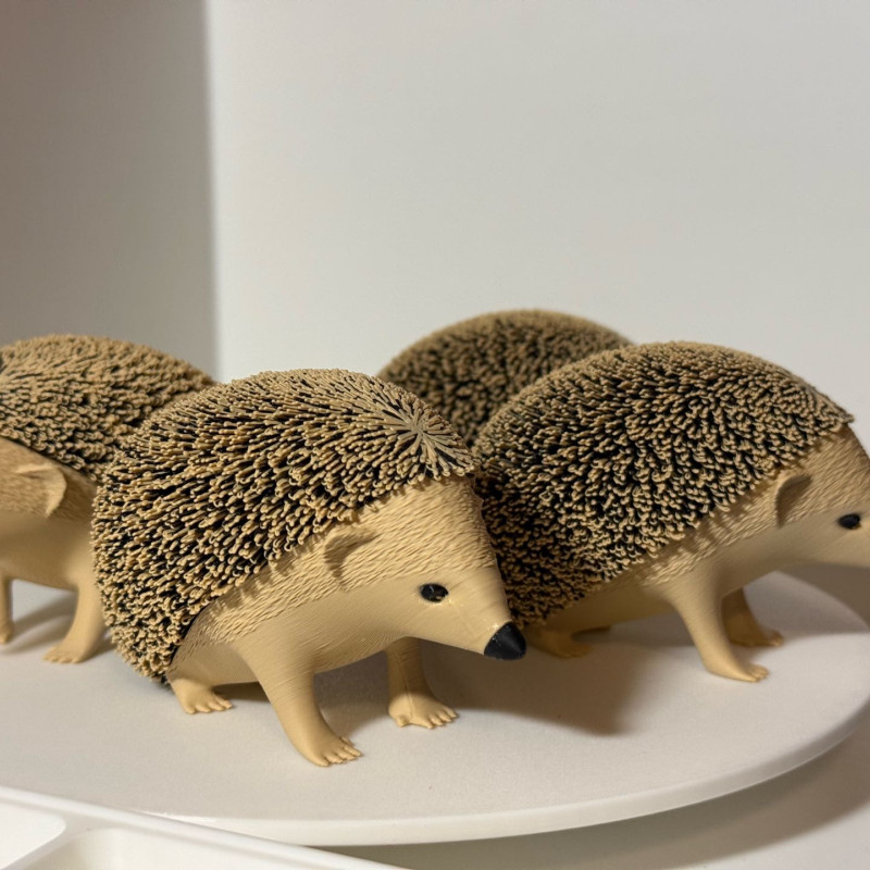 Şans Getiren Kirpi 3D Baskı Mini Figür - Siyah PLA ve Ceviz Ağacı PLA